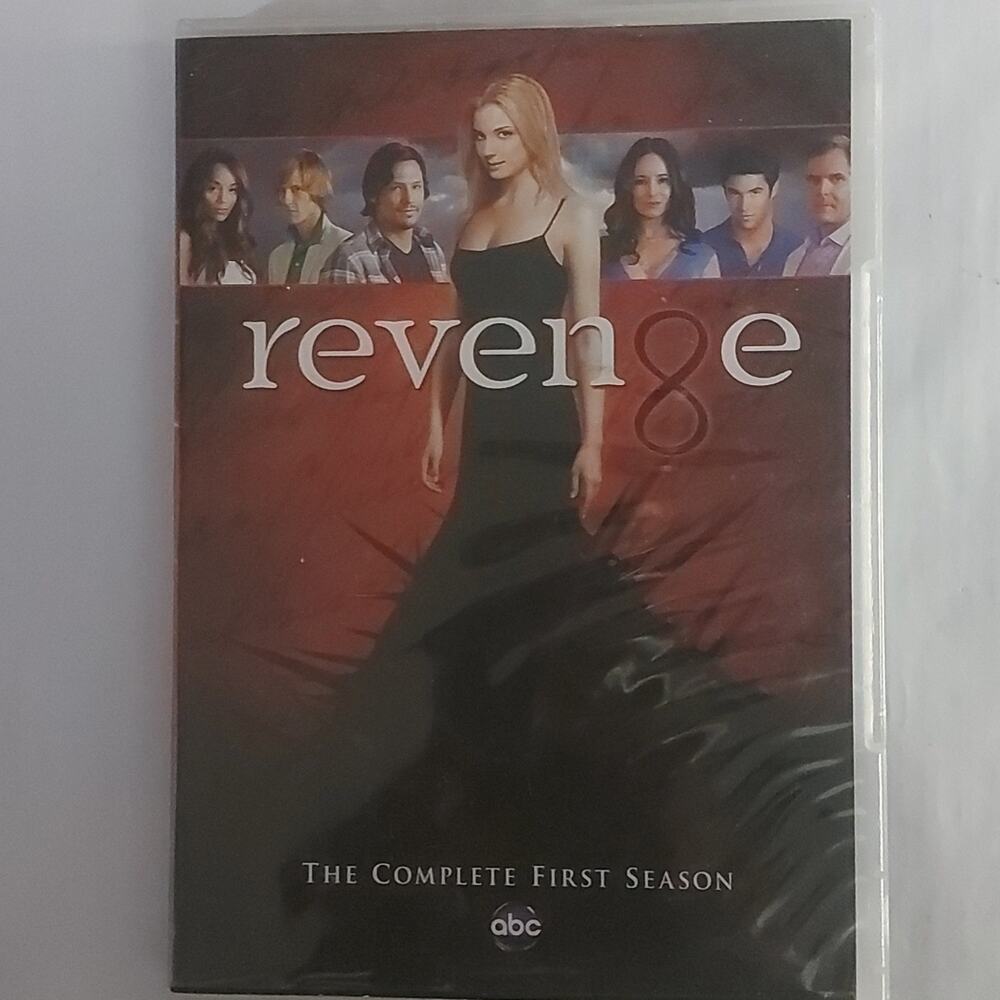 Revenge: The Complete First Season DVD TV Series Media Series Binge Watch Cozy